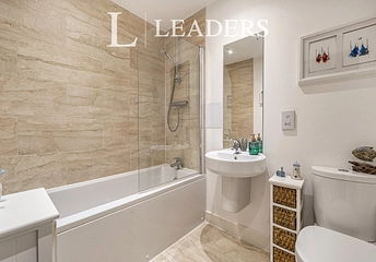 2 bedroom apartment for sale - Sovereign Way, Tonbridge, Kent, TN9 - Property View 1