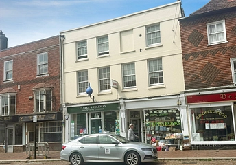 2 bed property for rent in Castle Street, Tonbridge, Kent, TN9