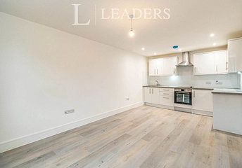 2 bedroom apartment to rent - Hersham Road, Walton-on-Thames, KT12 - Property View 1