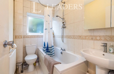 2 bedroom apartment to rent - Willow Lodge, 6 Pemberton Road, East Molesey, KT8 - Property View 3