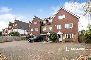 5 bedroom house to rent - Hersham Road, Hersham, Walton-on-Thames, KT12
