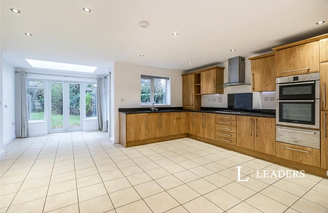 5 bedroom house to rent - Hersham Road, Hersham, Walton-on-Thames, KT12 - Property View 2