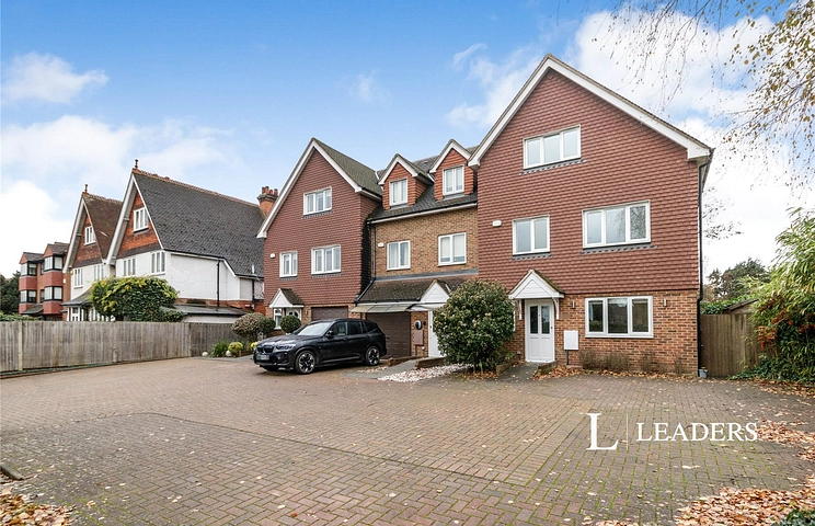 5 bedroom house to rent - Hersham Road, Hersham, Walton-on-Thames, KT12