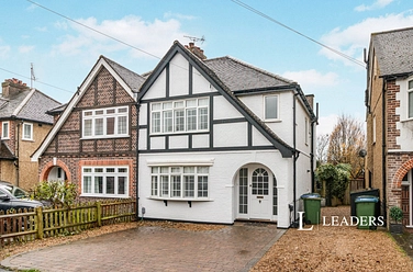 3 bedroom house to rent - Hampton Court Avenue, East Molesey, Surrey, KT8