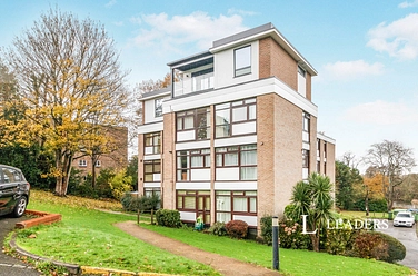 2 bedroom apartment to rent - Beechcroft Manor, Weybridge, Surrey, KT13