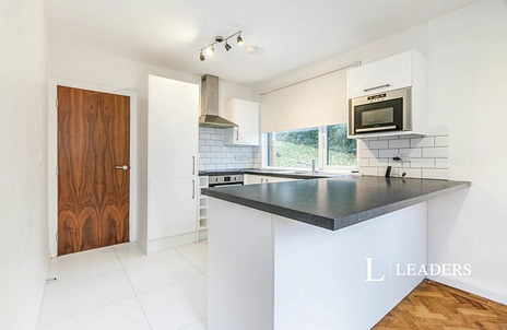 2 bedroom apartment to rent - Beechcroft Manor, Weybridge, Surrey, KT13 - Property View 3