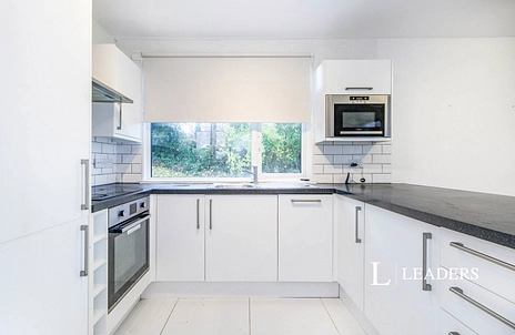 2 bedroom apartment to rent - Beechcroft Manor, Weybridge, Surrey, KT13 - Property View 2