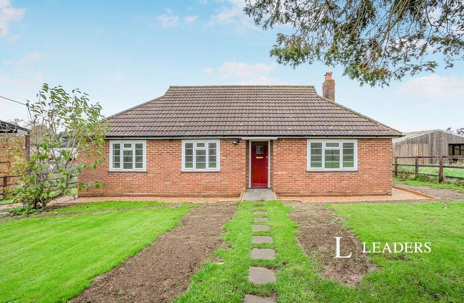 3 bedroom bungalow to rent - Pitymoor Lane, Southwick, Fareham, Hampshire, PO17 - Property View 1