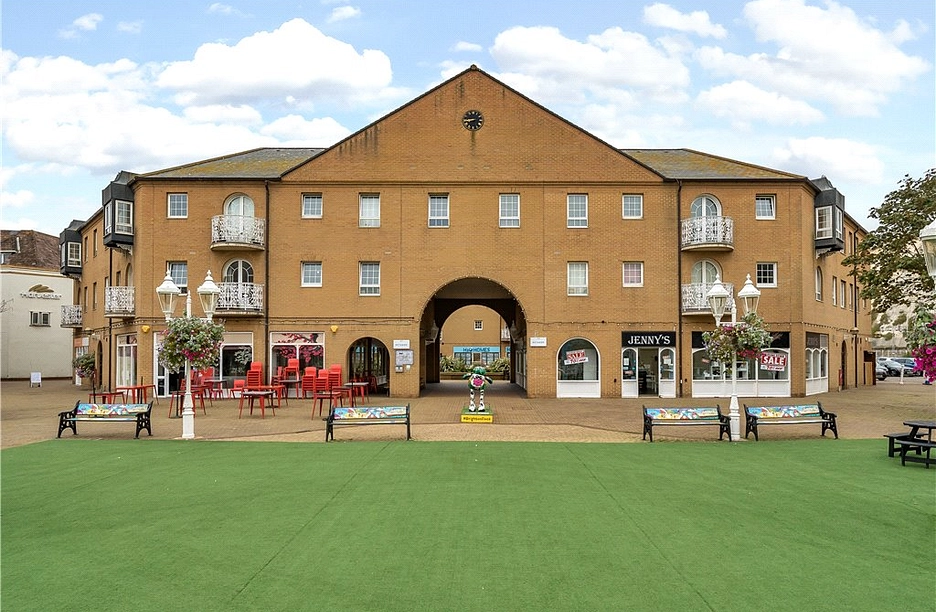 2 bedroom apartment for sale - Brighton Marina Village, Brighton, East Sussex, BN2 - Property View 1