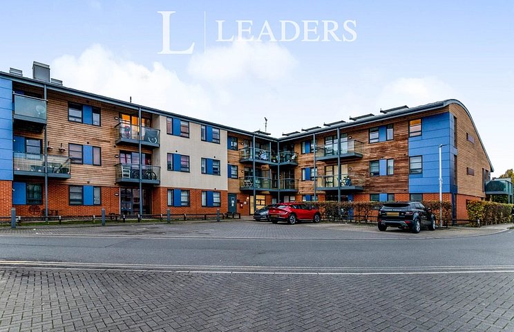 2 bedroom apartment to rent - Pretoria Road, Chertsey, KT16