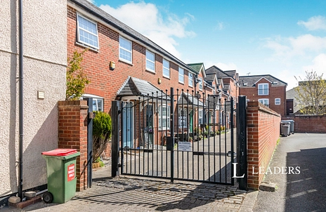 studio to rent - Priory Mews, Guildford Street, Chertsey, KT16 - Property View 2