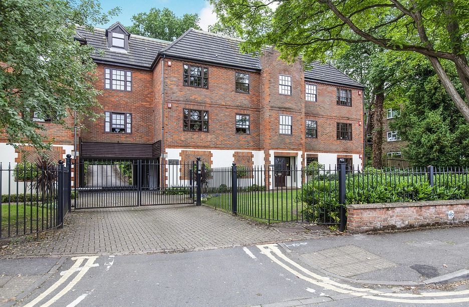 1 bedroom apartment to rent - St Michaels Court, Princes Road, Weybridge, KT13 - Property View 1