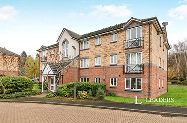 2 bedroom property to rent - Parry Drive, Weybridge, KT13