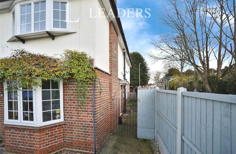 3 bedroom maisonette for sale - Hayes Close, Chelmsford, Essex, CM2 - Property View 1