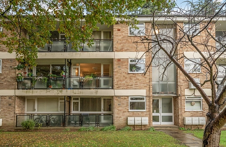 1 bedroom apartment for sale - St. Marys, Victoria Road, Weybridge, Surrey, KT13 - Property View 2