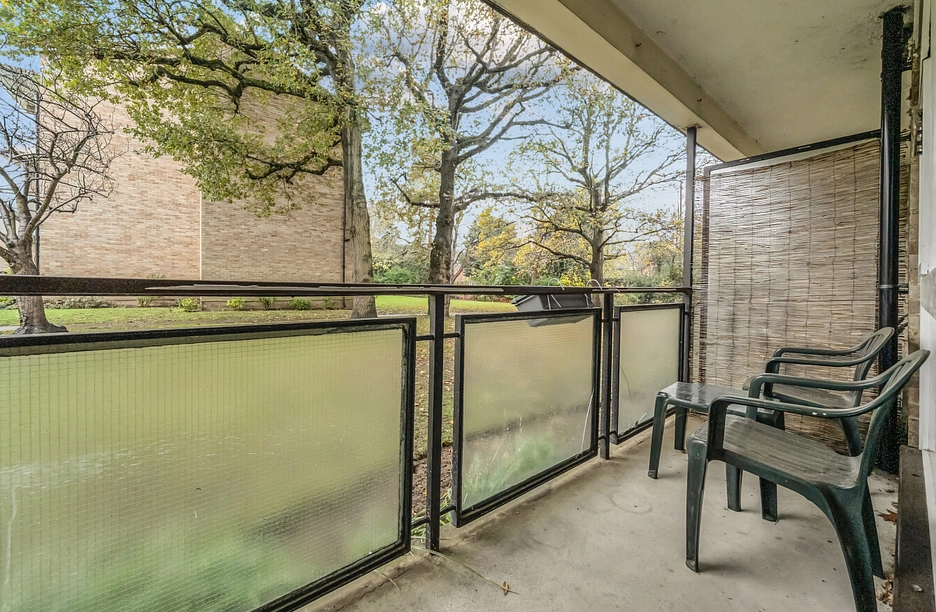 1 bedroom apartment for sale - St. Marys, Victoria Road, Weybridge, Surrey, KT13 - Property View 1