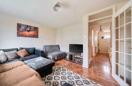 3 bedroom house for sale - Cobbetts Close, Woking, Surrey, GU21 - Property View 2