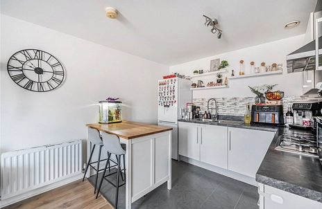 2 bedroom apartment for sale - Harrow Close, Addlestone, Surrey, KT15 - Property View 3