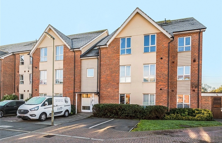 2 bedroom apartment for sale - Harrow Close, Addlestone, Surrey, KT15