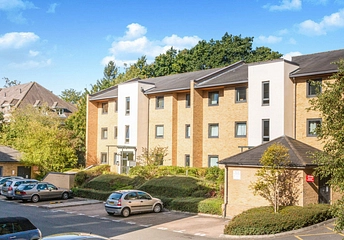 2 bed flat/apartment for rent in Kennet Court, Victoria Way, Woking, GU21