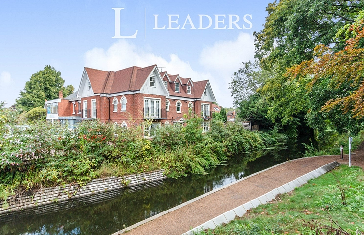 2 bedroom apartment to rent - Bridge House, Chobham Road, Woking, GU21