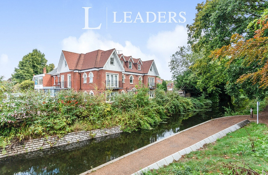 2 bedroom apartment to rent - Bridge House, Chobham Road, Woking, GU21 - Property View 1