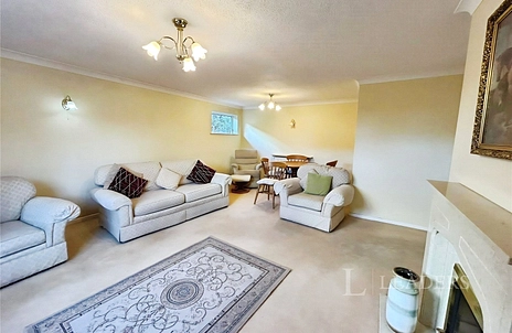 4 bedroom bungalow for sale - Bell Lane, Lower Broadheath, Worcester, Worcestershire, WR2 - Property View 3