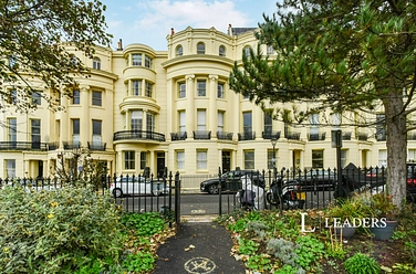 1 bedroom apartment to rent - Brunswick Square, Hove, BN3
