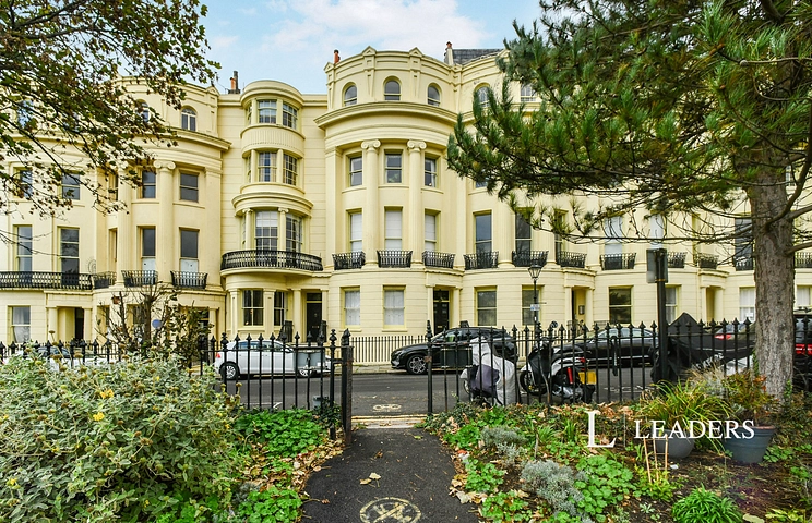 1 bedroom apartment to rent - Brunswick Square, Hove, BN3