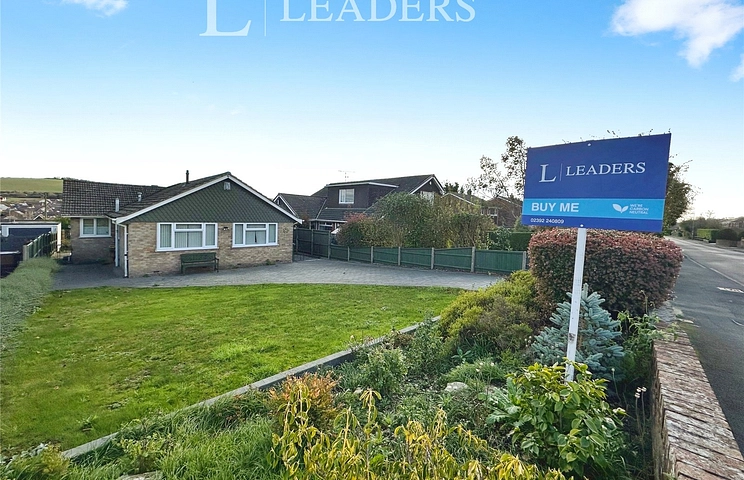 3 bedroom bungalow for sale - New Road, Clanfield, Waterlooville, Hampshire, PO8