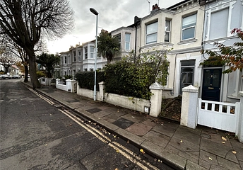 2 bedroom apartment to rent - Ashdown Road, Worthing, BN11 - Property View 1