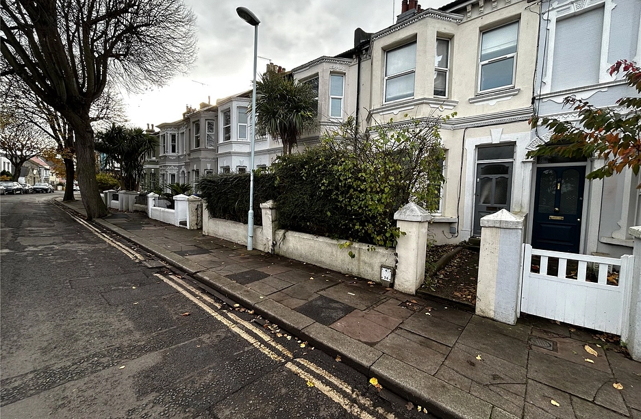 2 bedroom apartment to rent - Ashdown Road, Worthing, BN11 - Property View 1