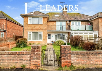 2 bed flat/apartment for rent in Alinora Crescent, Goring-by-Sea, Worthing, BN12