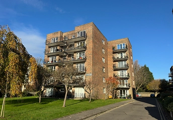 2 bedroom apartment to rent - Cardinal Court, Grand Avenue, Worthing, BN11 - Property View 1