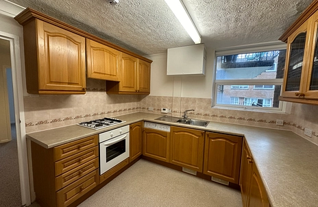 2 bedroom apartment to rent - Cardinal Court, Grand Avenue, Worthing, BN11 - Property View 2