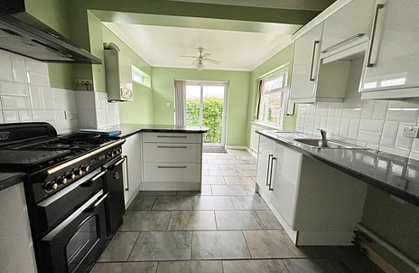 2 bedroom bungalow to rent - Manor Road, BN15 - Property View 2